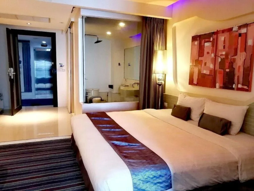 Bed in Glacier Hotel Khon Kaen