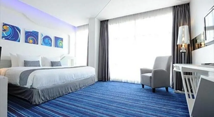 Bed in Glacier Hotel Khon Kaen