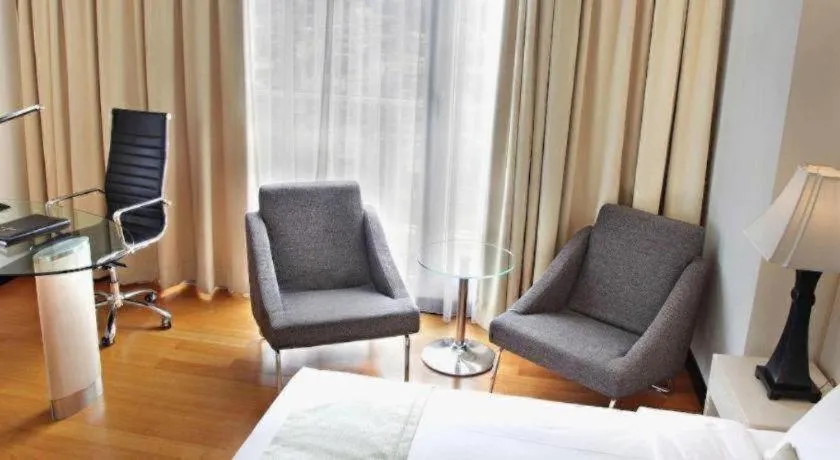 Sintesa Peninsula Hotel