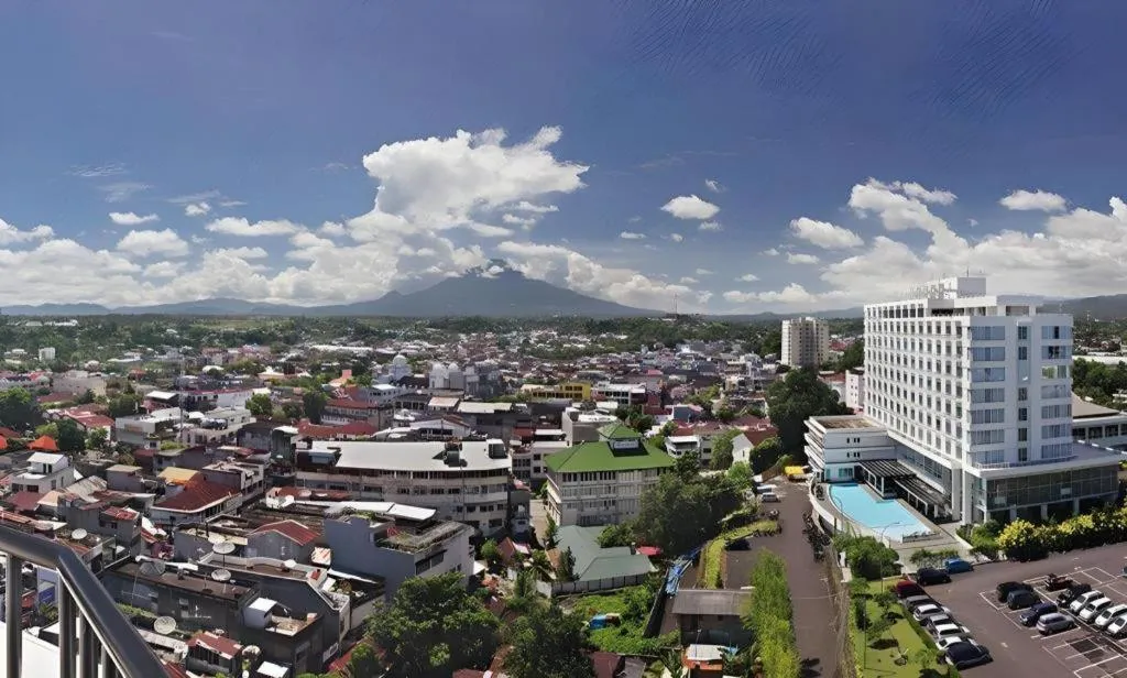 Sintesa Peninsula Hotel