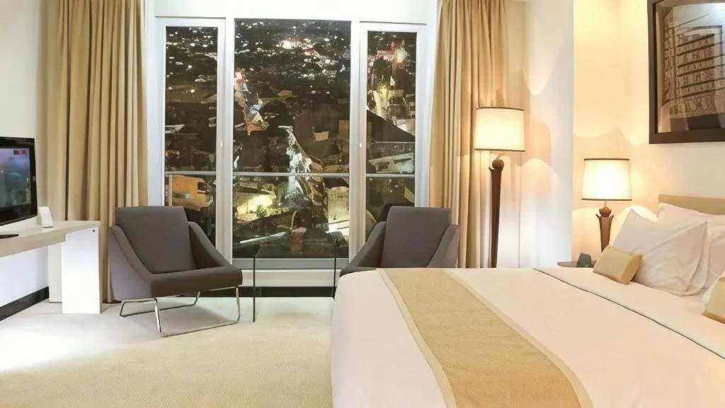 Bed in Sintesa Peninsula Hotel