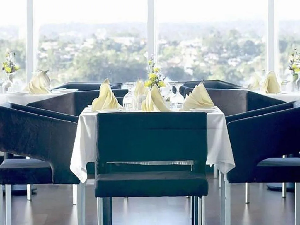 Sintesa Peninsula Hotel