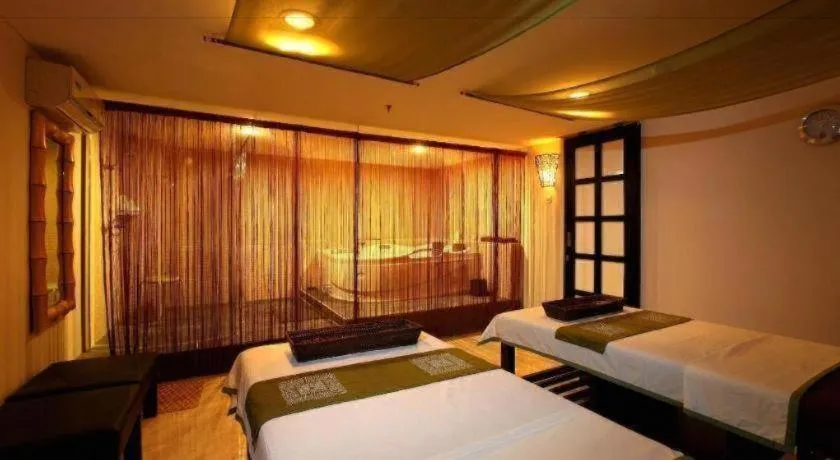 Bed in Sintesa Peninsula Hotel