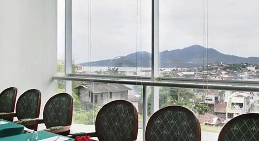 Sintesa Peninsula Hotel