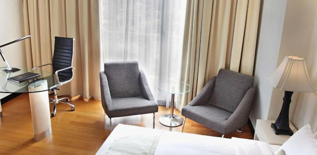 Sintesa Peninsula Hotel