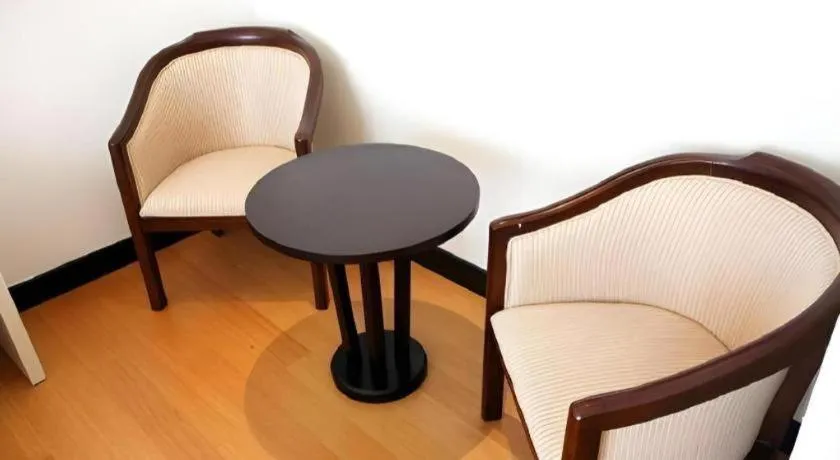 Sintesa Peninsula Hotel