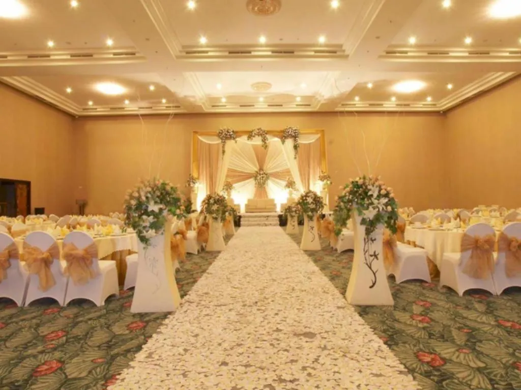 Sintesa Peninsula Hotel