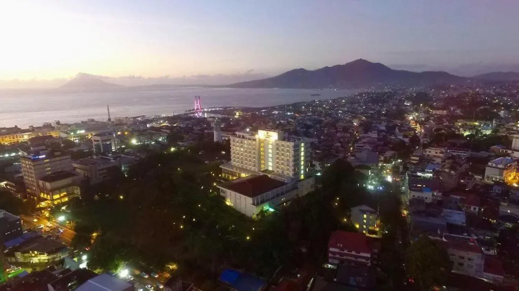 Sintesa Peninsula Hotel