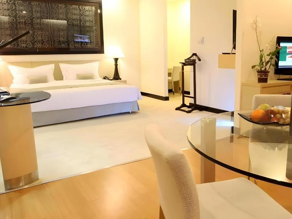 Bed in Sintesa Peninsula Hotel