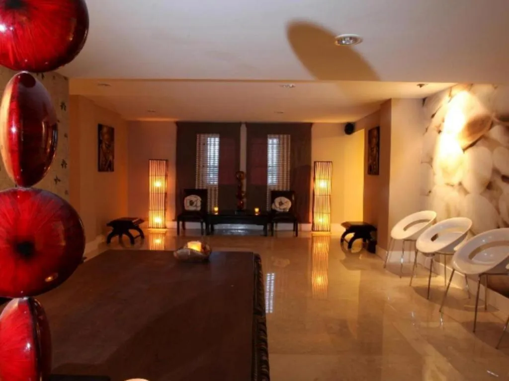 Sintesa Peninsula Hotel