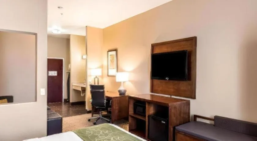 Bed in Hawthorn Extended Stay by Wyndham Amarillo