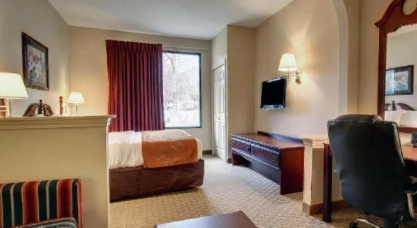 Bed in Baymont By Wyndham Laurel