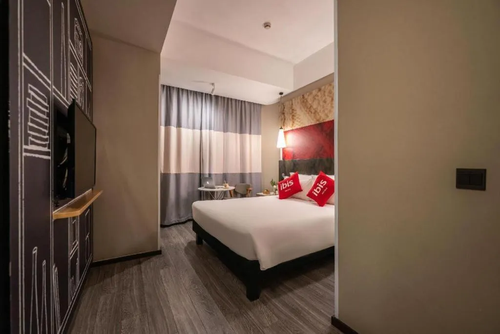 Bed in Ibis Xiamen Railway Station Hotel