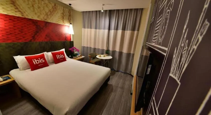 Bed in Ibis Xiamen Railway Station Hotel