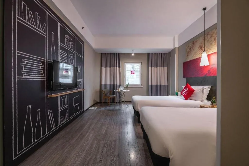 Bed in Ibis Xiamen Railway Station Hotel