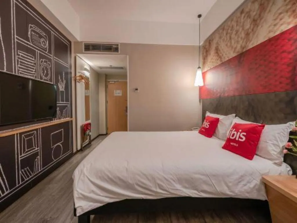 Bed in Ibis Xiamen Railway Station Hotel