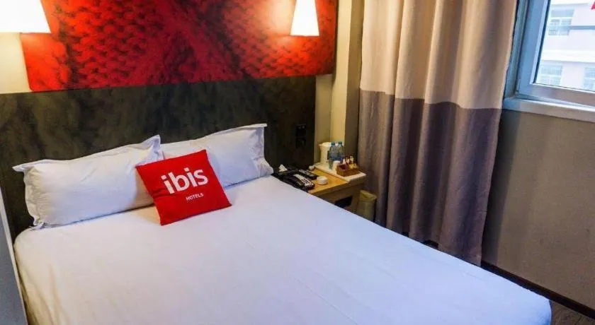 Bed in Ibis Xiamen Railway Station Hotel