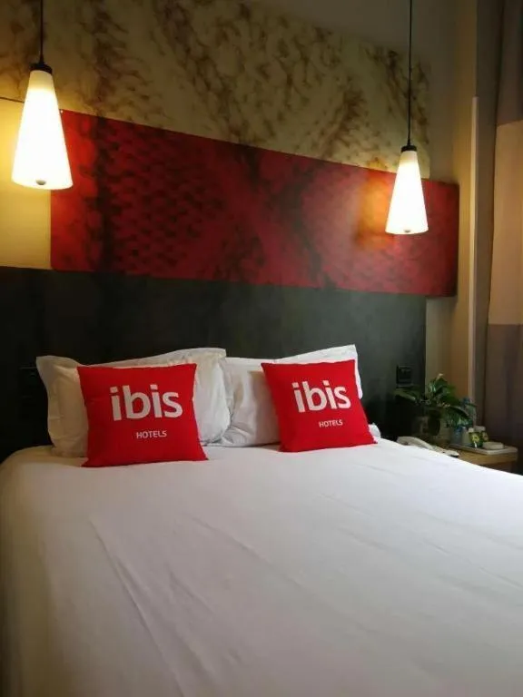 Bed in Ibis Xiamen Railway Station Hotel