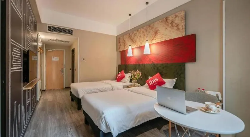 Bed in Ibis Xiamen Railway Station Hotel