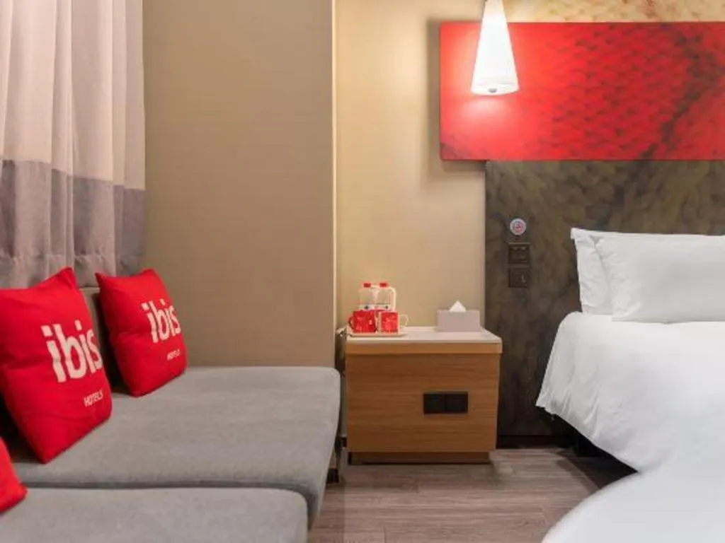 Bed in Ibis Xiamen Railway Station Hotel