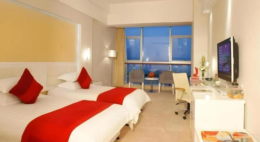 Bed in Ramada Plaza by Wyndham Hangzhou Riverside