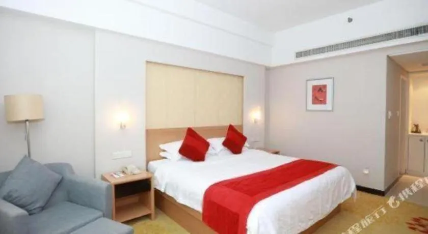 Bed in Ramada Plaza by Wyndham Hangzhou Riverside