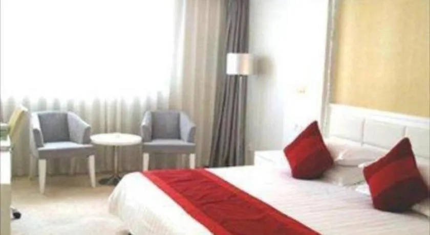 Bed in Ramada Plaza by Wyndham Hangzhou Riverside