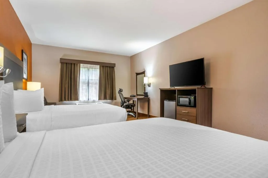 Bed in Best Western Plus Circle Inn