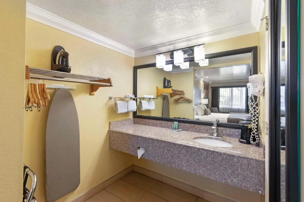 Best Western Hanford Inn