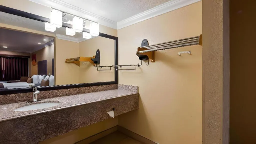 Best Western Hanford Inn