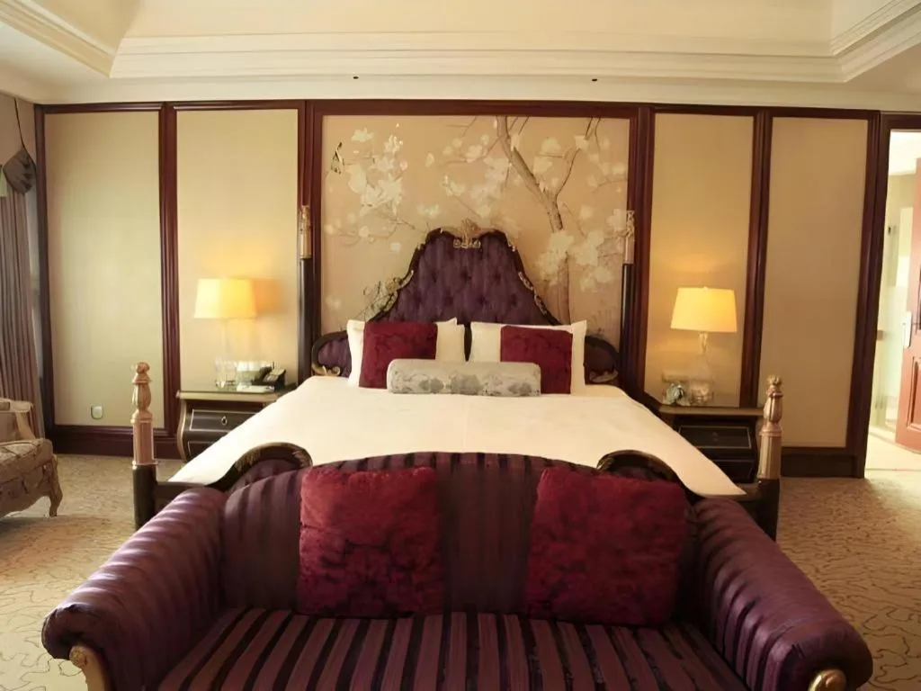 Bed in Beijing Liaoning Hotel