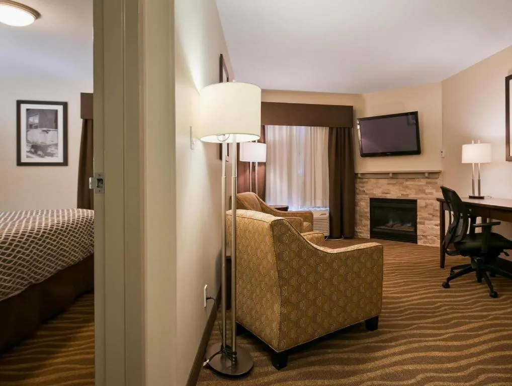 Bed in Best Western High Road Inn Hotel