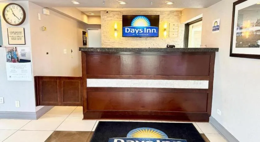 Days Inn by Wyndham St. Charles IL