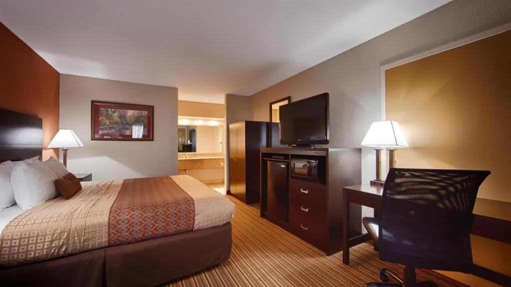 Bed in Days Inn Little Rock South