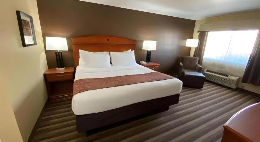 Bed in Best Western Manhattan Inn