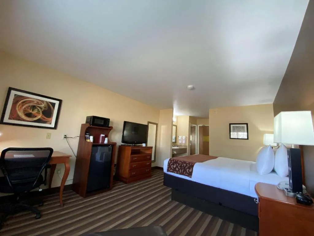 Bed in Best Western Manhattan Inn