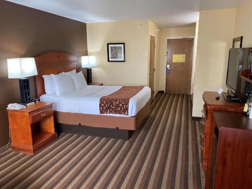 Bed in Best Western Manhattan Inn