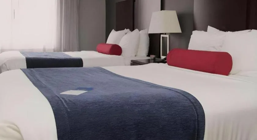 Bed in Best Western Plus Olathe Hotel