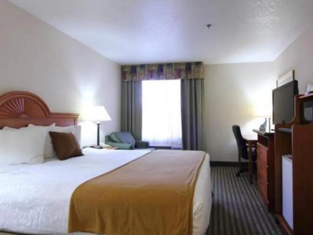Best Western Plus Twin View Inn & Suites