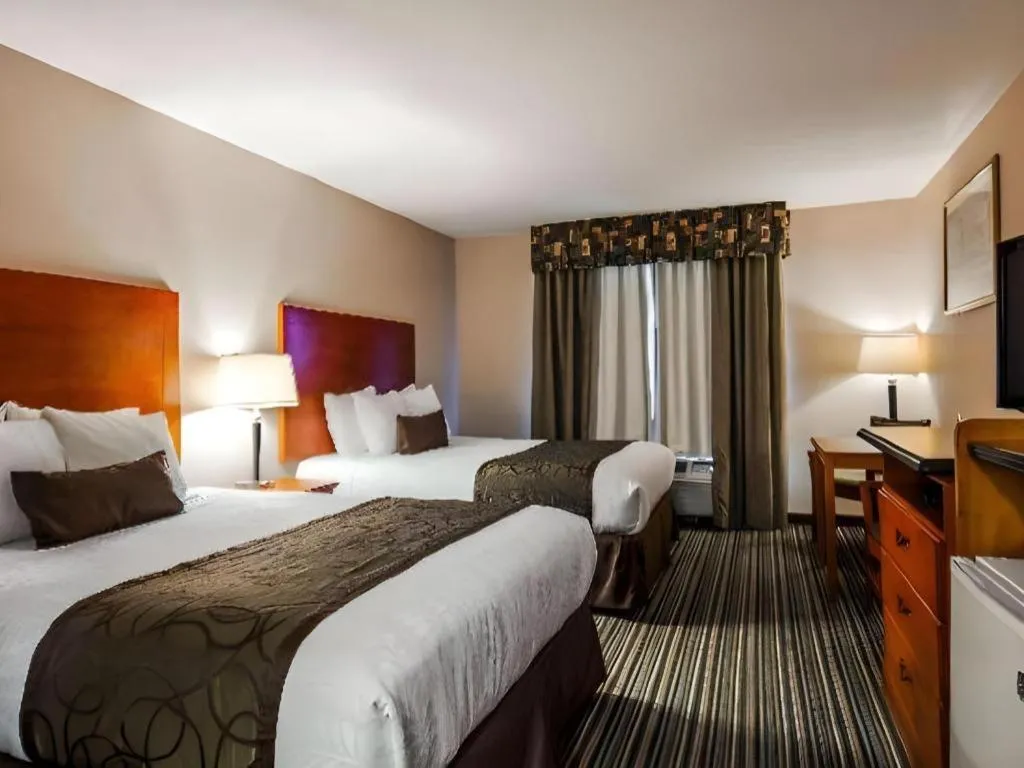 Bed in Best Western Plus Twin View Inn & Suites