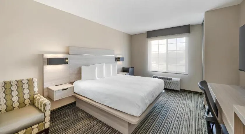 Bed in Best Western Plus Twin View Inn & Suites