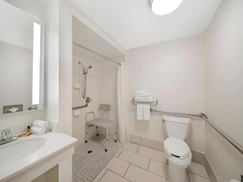 Best Western Plus Twin View Inn & Suites