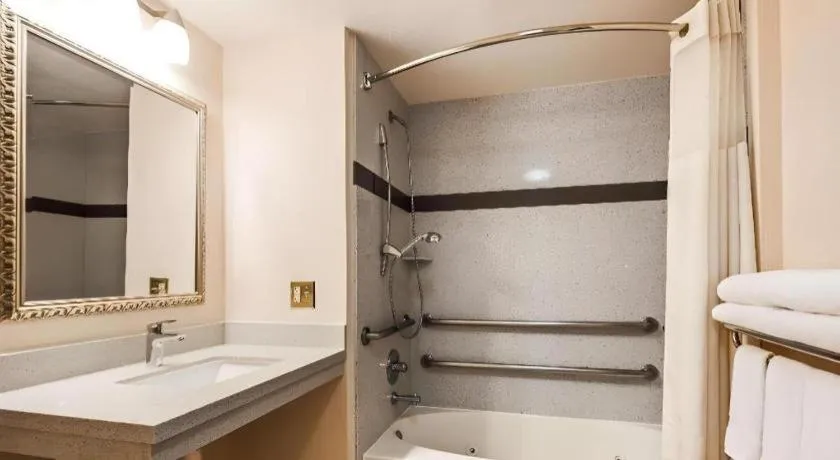 Best Western Plus Twin View Inn & Suites