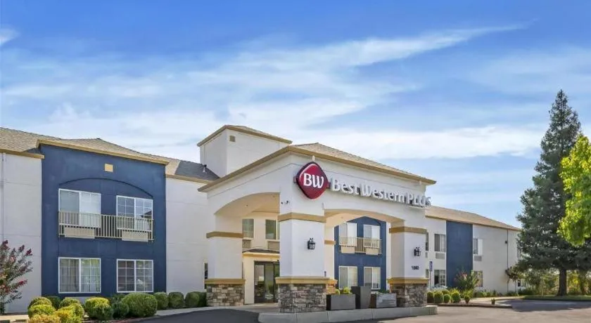 Best Western Plus Twin View Inn & Suites