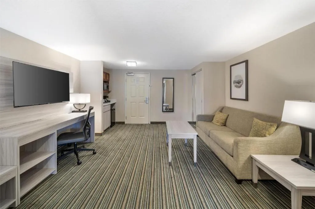 Best Western Plus Twin View Inn & Suites