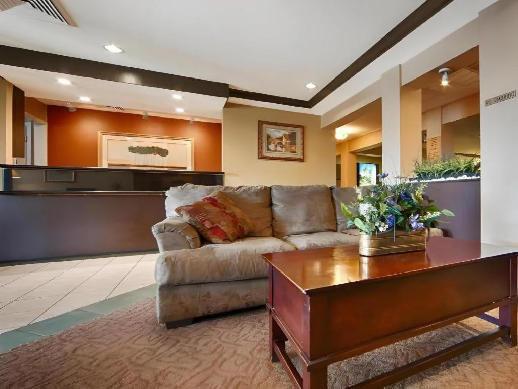 Best Western Plus Twin View Inn & Suites