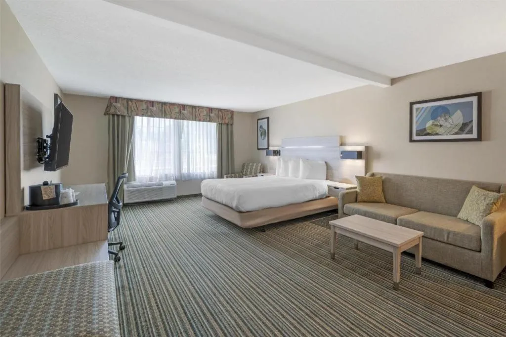 Bed in Best Western Plus Twin View Inn & Suites