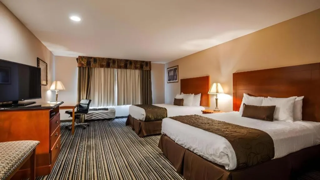 Bed in Best Western Plus Twin View Inn & Suites