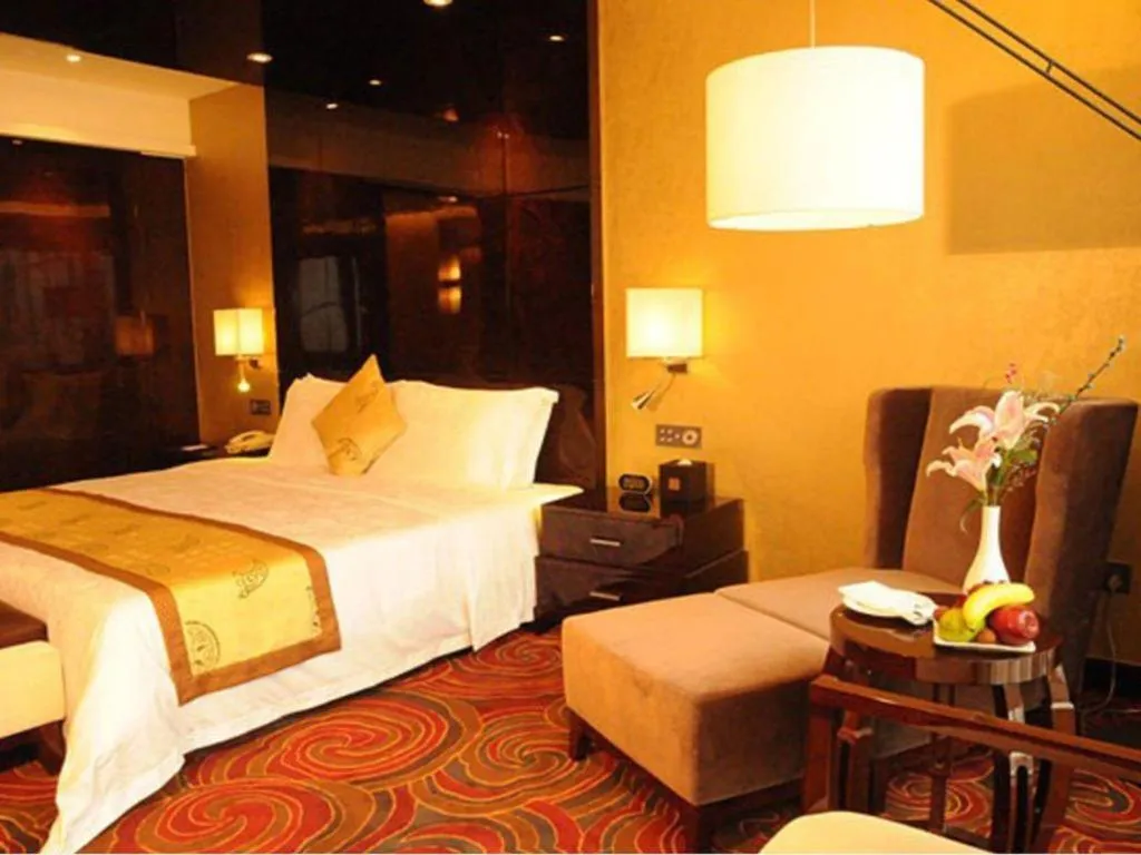 Bed in Changsha Huatian Hotel