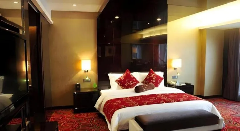 Bed in Changsha Huatian Hotel